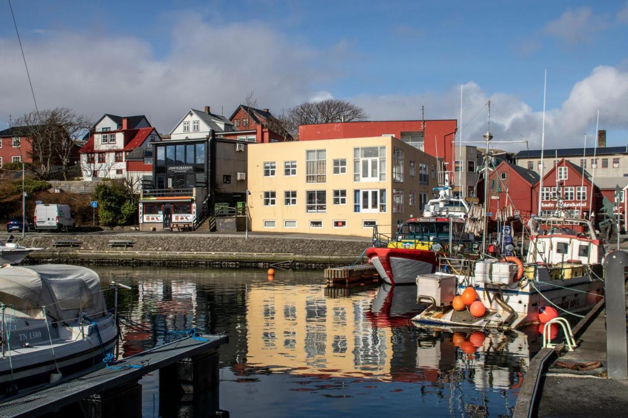 Guesthouse At The Boat Harbour Torshavn Bagian luar foto
