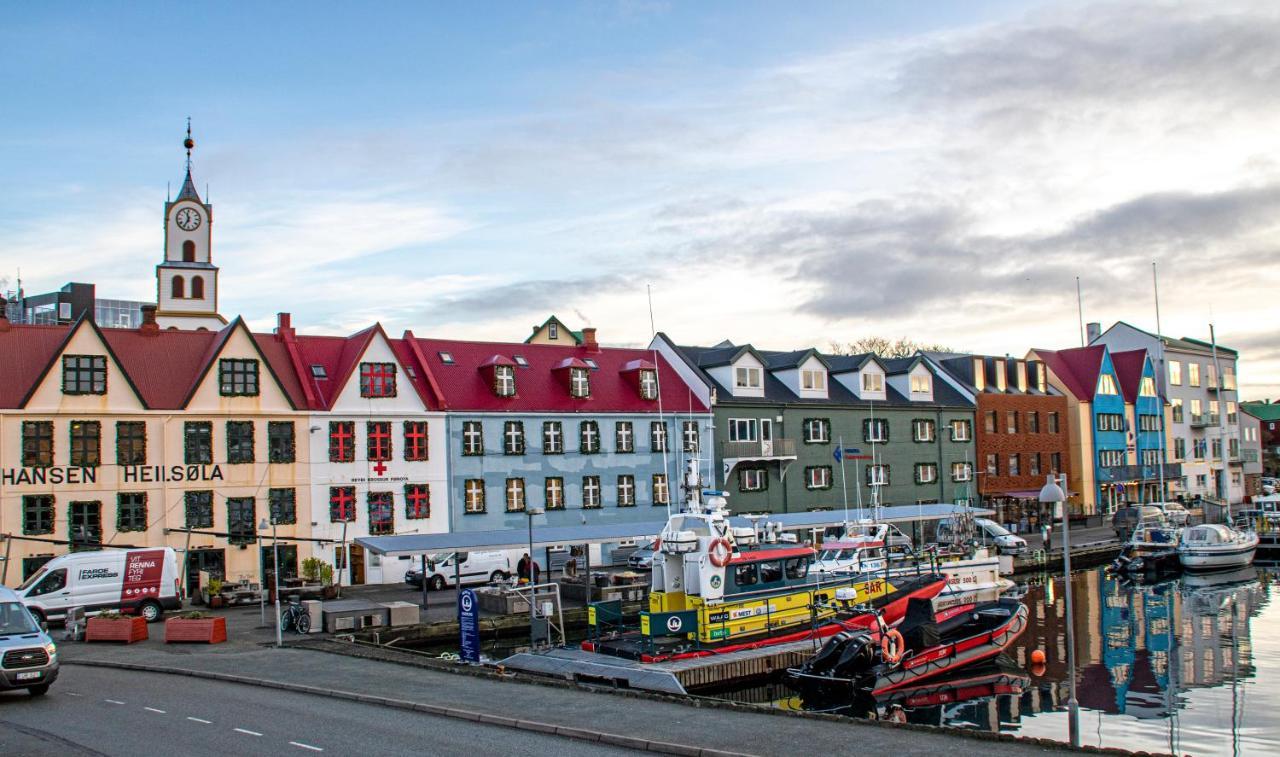 Guesthouse At The Boat Harbour Torshavn Bagian luar foto