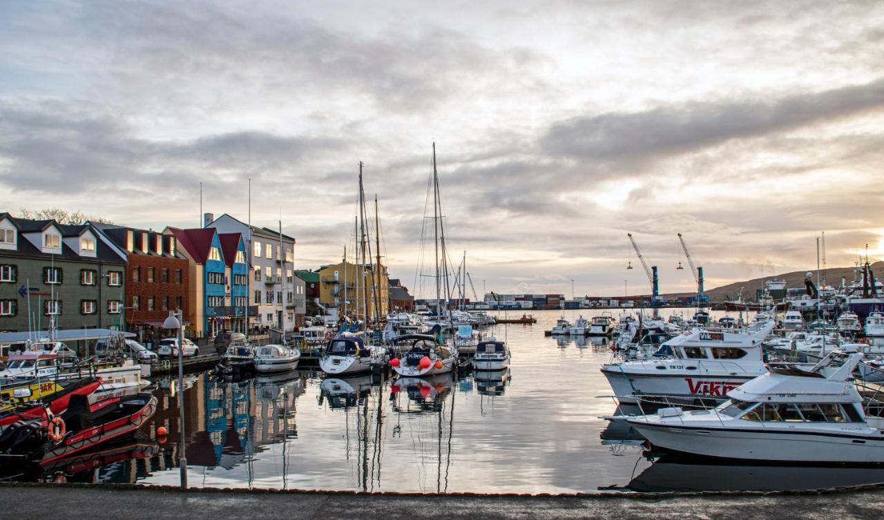 Guesthouse At The Boat Harbour Torshavn Bagian luar foto