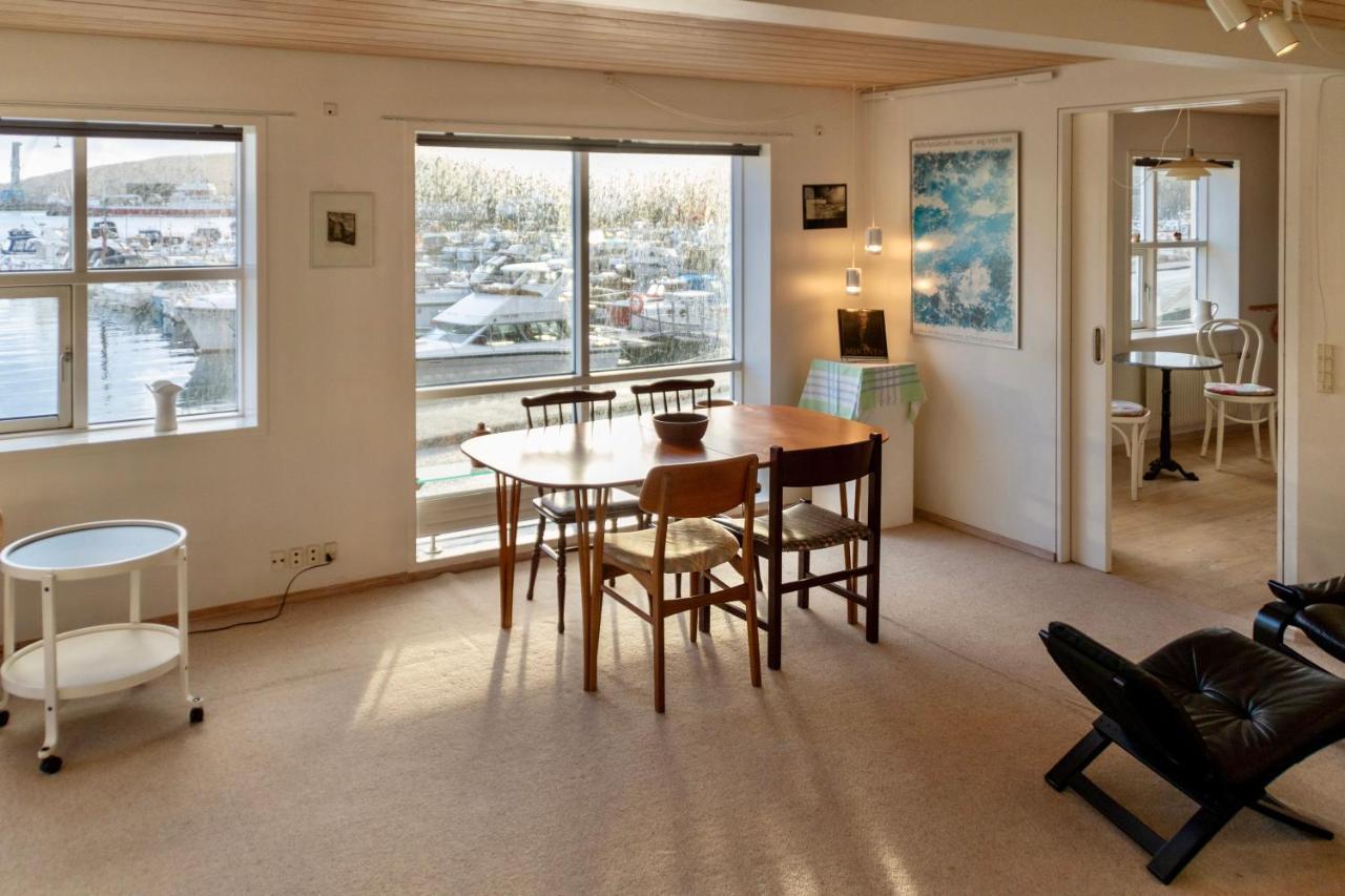 Guesthouse At The Boat Harbour Torshavn Bagian luar foto