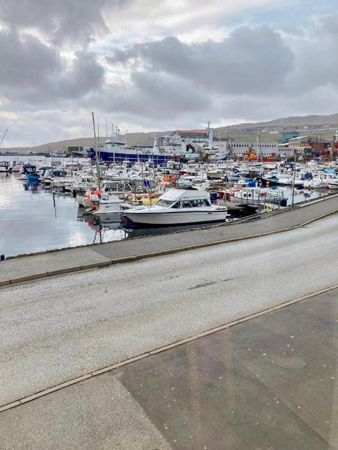 Guesthouse At The Boat Harbour Torshavn Bagian luar foto