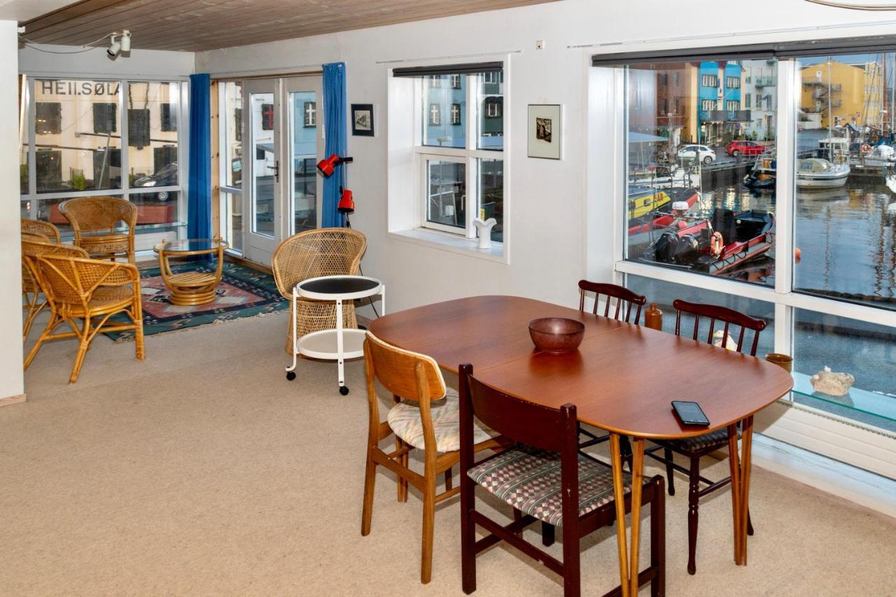 Guesthouse At The Boat Harbour Torshavn Bagian luar foto