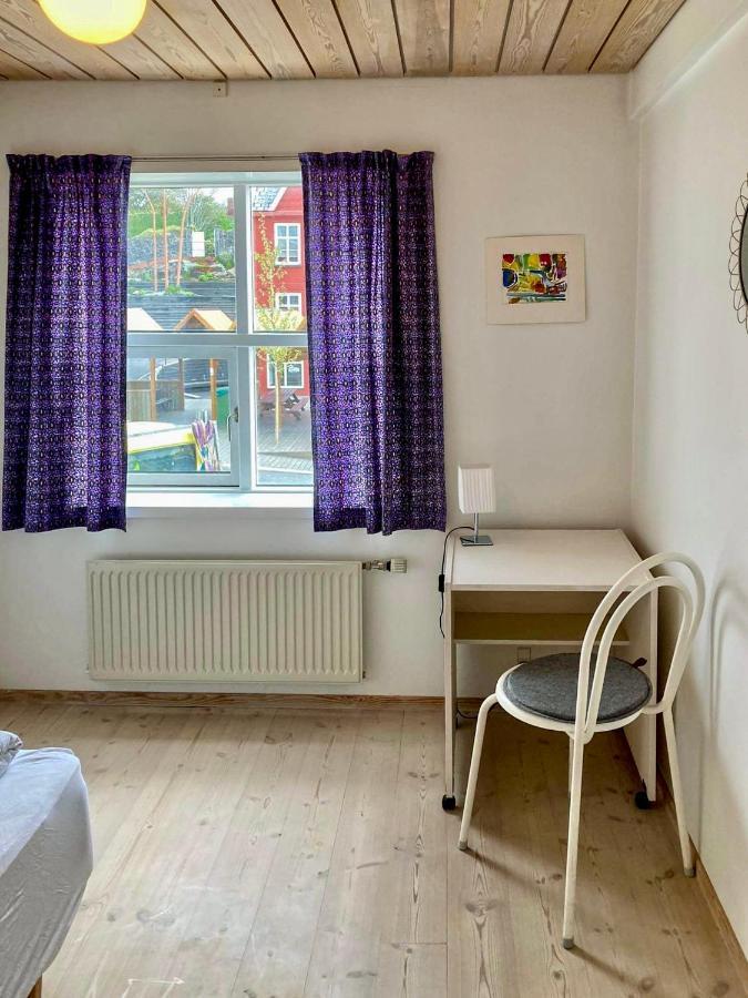 Guesthouse At The Boat Harbour Torshavn Bagian luar foto