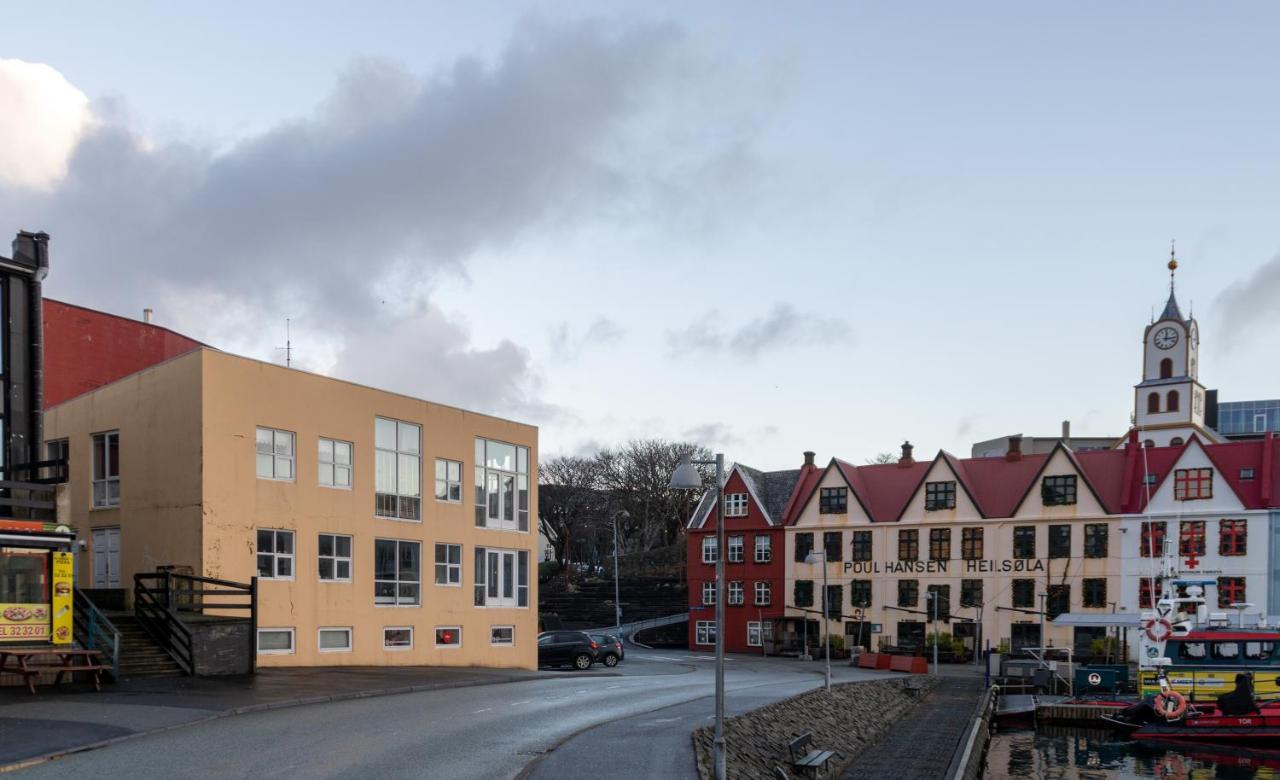 Guesthouse At The Boat Harbour Torshavn Bagian luar foto